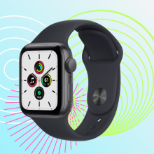 Apple Watch SE 1 against a light blue background with white, green, and pink circles